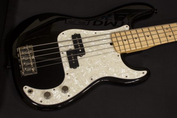 Фото 3 - Fender Precision Bass 2012 American Standard V (used).