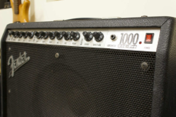Фото 2 - Fender Roc Pro 1000 (used).