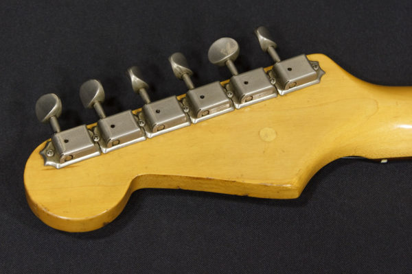 Фото 4 - Fender Stratocaster Japan 1985 (used).