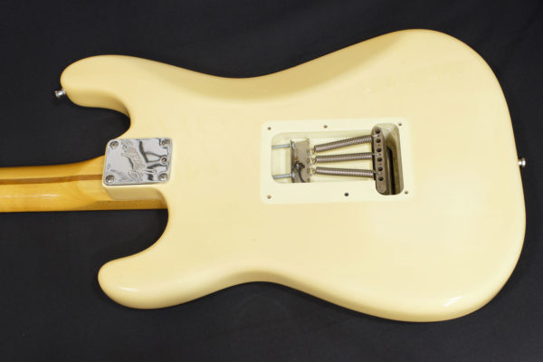Фото 3 - Fender USA American Standard Stratocaster Olympic White 1987 USA (used).