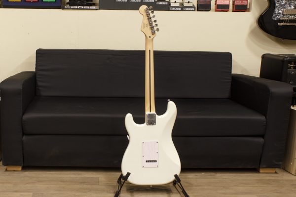 Фото 7 - Squier By fender Stratocaster (used).