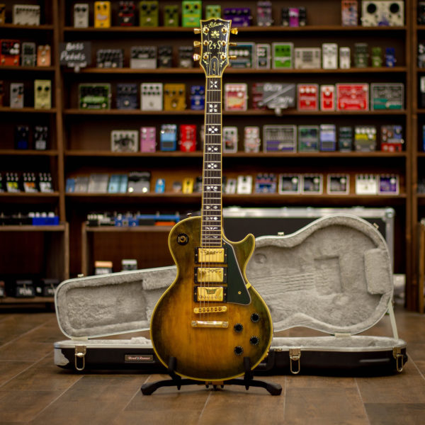 Фото 1 - Gibson Les Paul Artisan 3-Pickup Walnut 1977 (used).