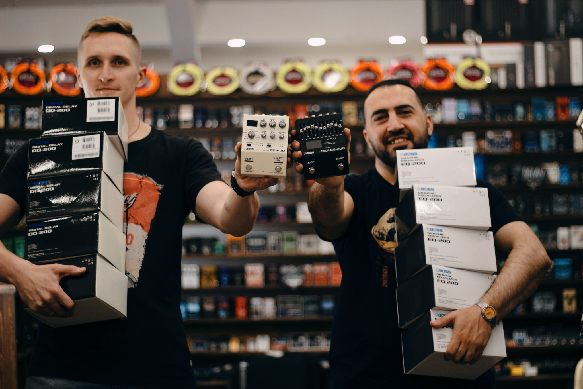 Поставка Boss DD-200 и EQ-200 в DMTR Pedal Shop