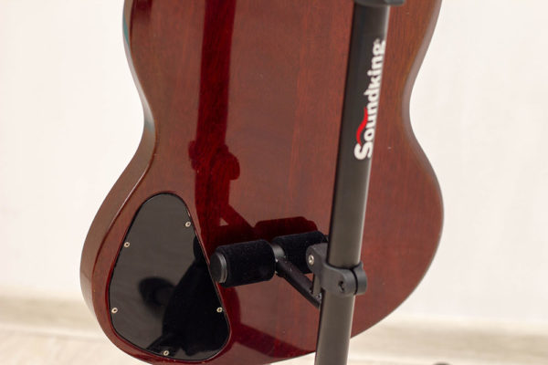 Фото 10 - Гитарная стойка Soundking DG078-1 Стойка для гитары с автозахватом.