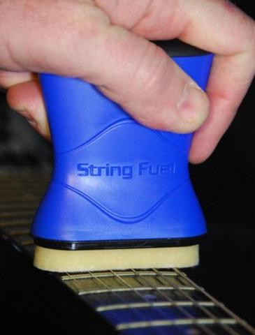 Фото 2 - Music Nomad MN145 Premium String Care Kit.