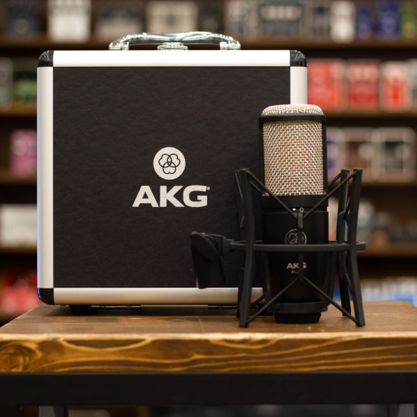 Фото 2 - AKG P420 Perception 420 студийный конденсаторный микрофон (used).