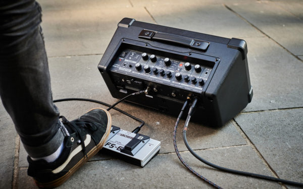 Фото 8 - Boss Cube Street II Battery-Powered Stereo Amplifier.