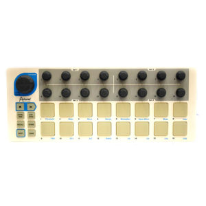 Фото 14 - Roli Lightpad Block M Midi-контроллер (used).