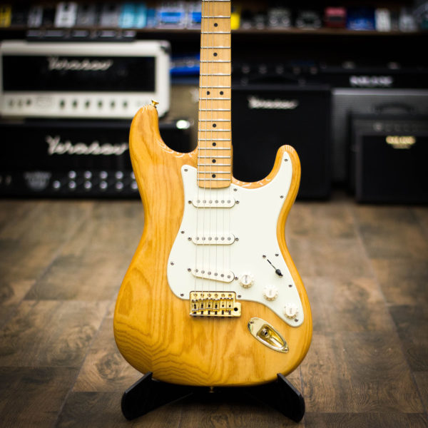 Фото 3 - Fender Neck - Deluxe Player's Strat, Body - Classic Series '70s Stratocaster Natural 2006 (used).