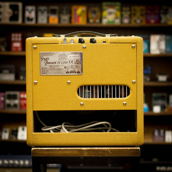 Фото 2 - Fender Pro Junior IV Lacquered Tweed (used).