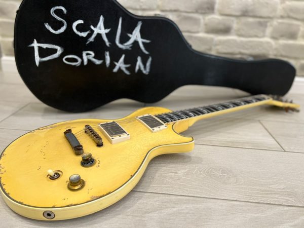Фото 2 - Scala Guitars Dorian Custom Vintage White Limited Edition (used).