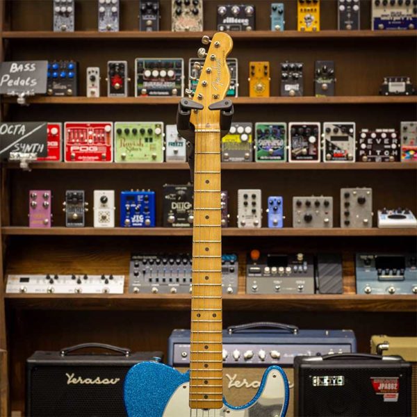 Фото 3 - Fender J Mascis Telecaster Bottle Rocket Blue Flake (used).