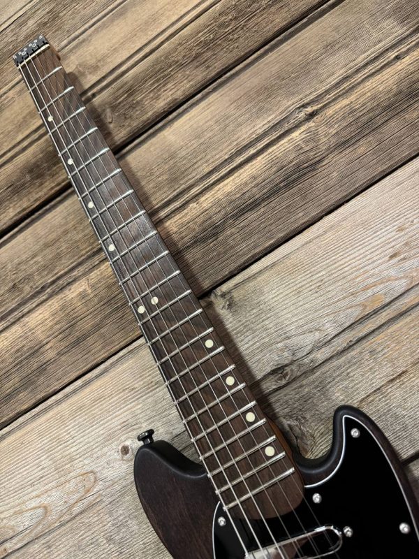 Фото 2 - Laika Mustang Тревел-гитара.