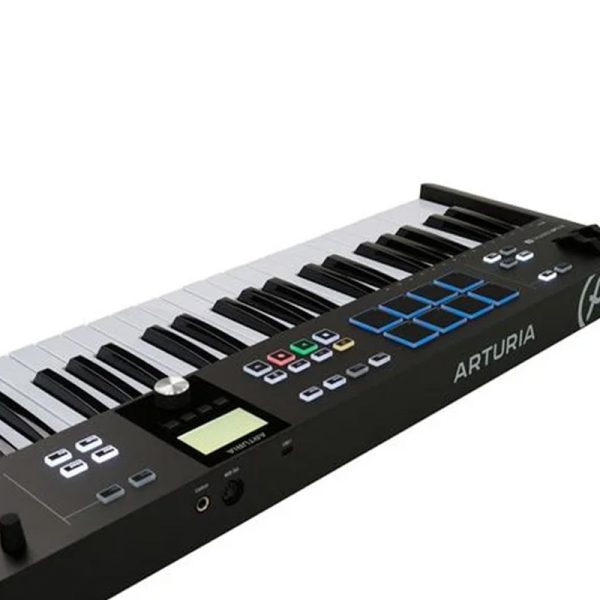 Фото 3 - Arturia KeyLab Essential 61 MK3 Black MIDI Keyboard Controller.