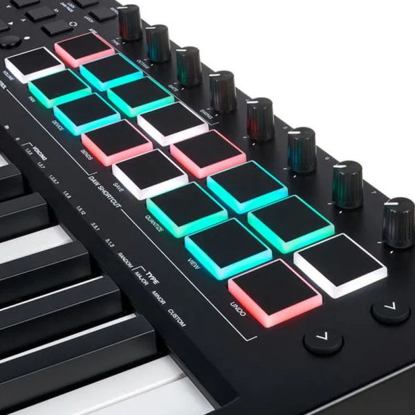 Фото 6 - M-Audio Oxygen Pro 25 MIDI Keyboard Controller.