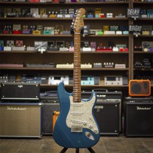 Фото 9 - Jet JS-400 MBK R Stratocaster.