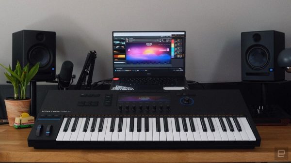 Фото 3 - Native Instruments Komplete Kontrol S49 Mk3 MIDI-клавиатура.