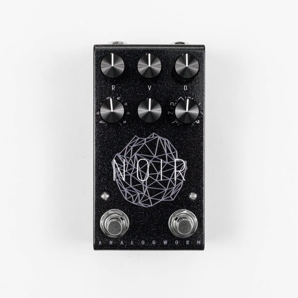 Фото 1 - Analogworm Noir MkII Tremolo Black Sparkle.