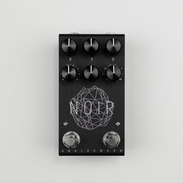 Фото 1 - Analogworm Noir MkII Tremolo Black.