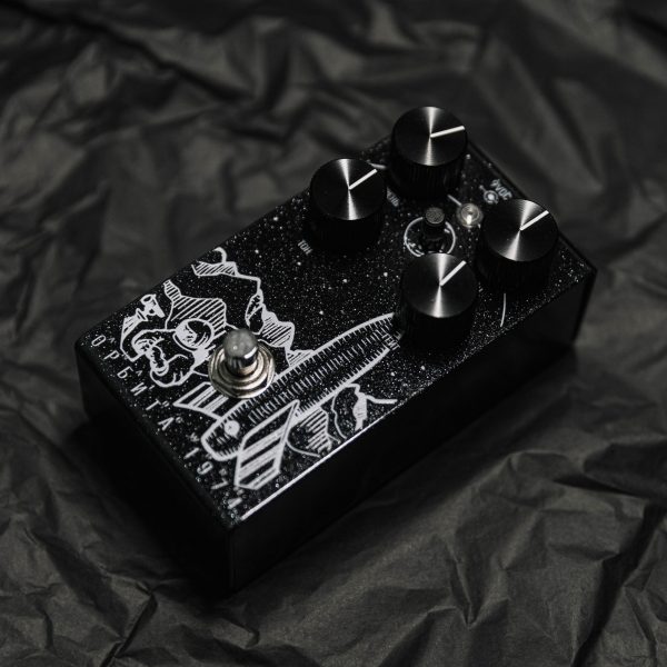 Фото 2 - AnalogWorm Орбита 1974 MKII Fuzz Black Sparkle Metallic.