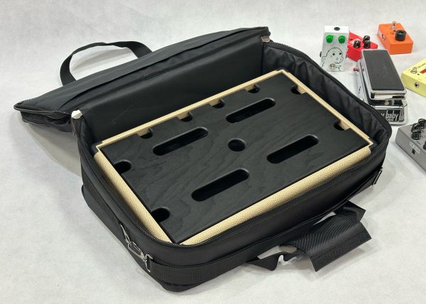 Фото 9 - Samp Custom P-Board 48х31х10 см Педалбоард с подъемной крышкой кремовый.