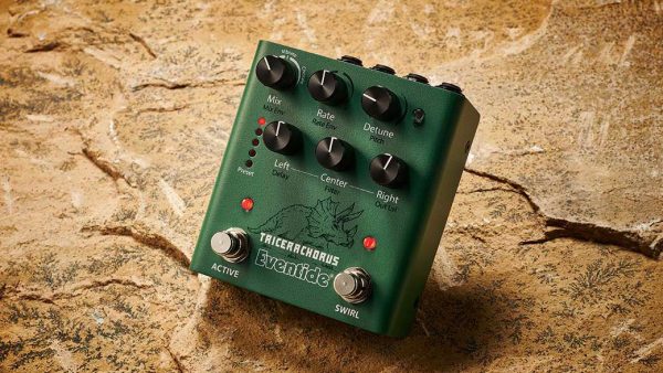 Фото 5 - Eventide TriceraChorus BBD-Style Tri-stereo Chorus Pedal.