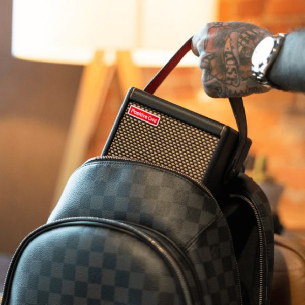 Фото 4 - Комбоусилитель Positive Grid Spark Mini Black 10-Watt Portable Smart Guitar Amp & Bluetooth Speaker.