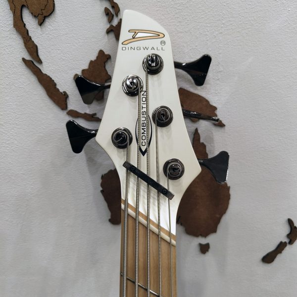 Фото 5 - Dingwall NG3 Nolly 5-String 3PU Ducati Pearl White (used).